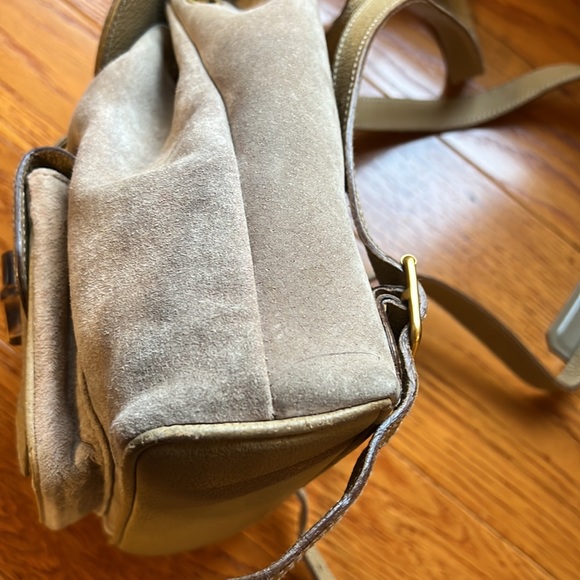 Gucci bamboo handle suede backpack - Picture 5 of 11